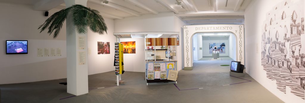 Vista de la exposición "Museo de la democracia" en NGBK Berlin.